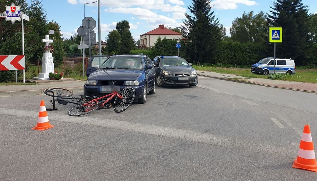 Wjechał samochodem w dwoje rowerzystów.