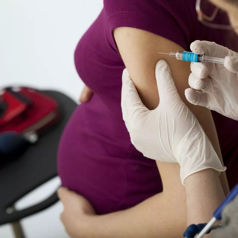 80 proc. martwych dzieci u szczepionych kobiet w ciąży