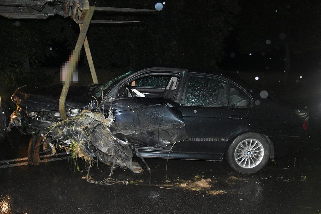 Pijany kierowca BMW spowodował czołowe zderzenie - Dramatyczny wypadek na drodze