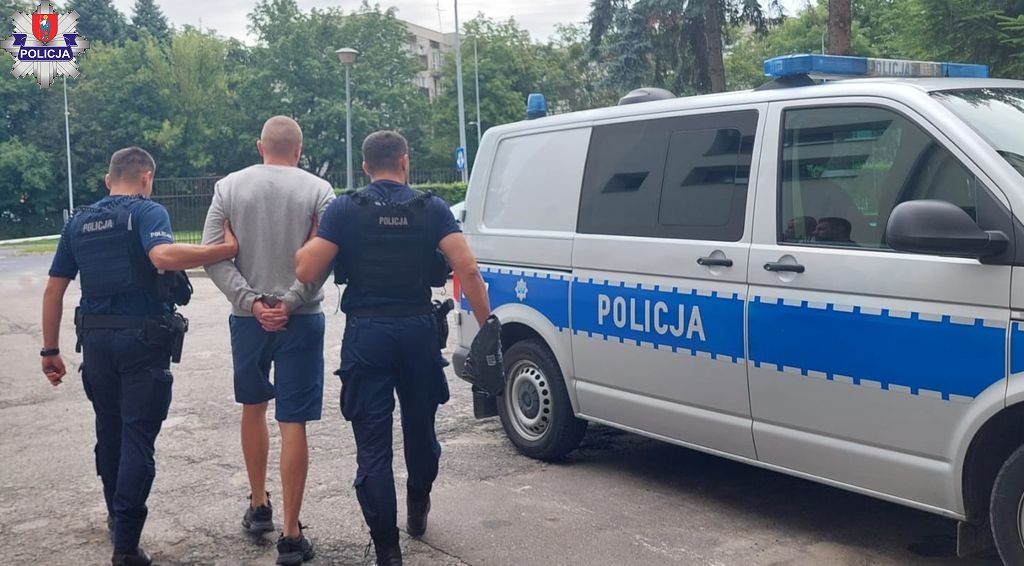 Policjanci po służbie zatrzymali 25-latka, który podpalił Audi warte ponad 220 000 zł