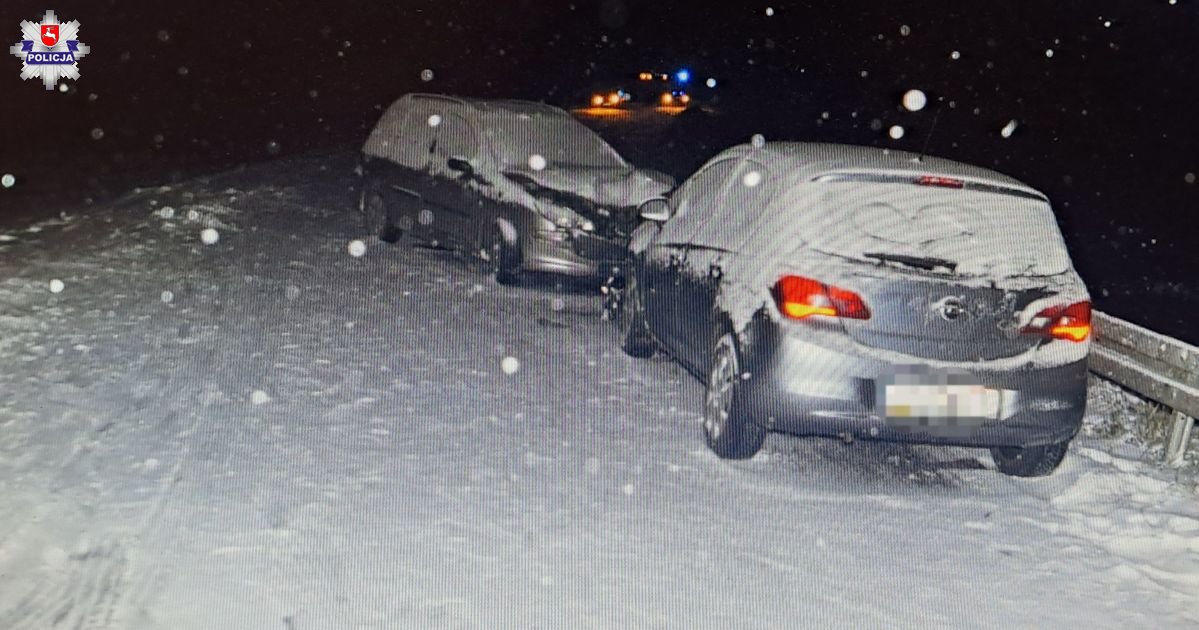 Wypadek w Skokowie: Apel o Ostrą Ostrożność na Zimowych Drogach