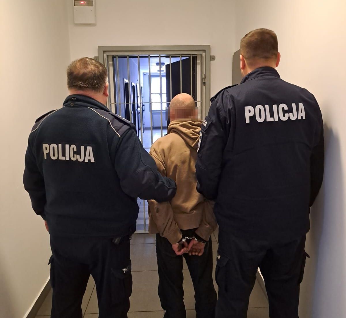Nietrzeźwy i Recydywista: Aresztowanie 38-latka Kierującego Oplem w Dęblinie