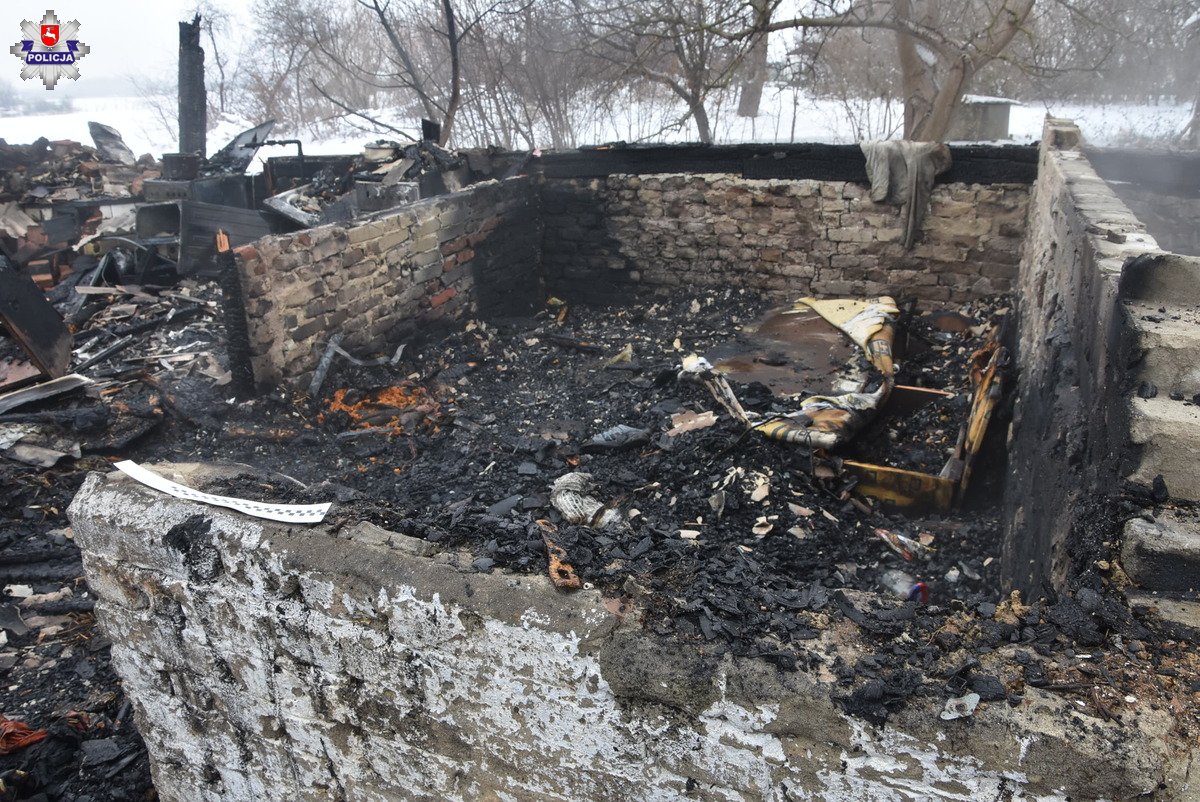 Dramatyczny Pożar w Gminie Czemierniki: 57-latek ranił się podczas rozpalania ognia.