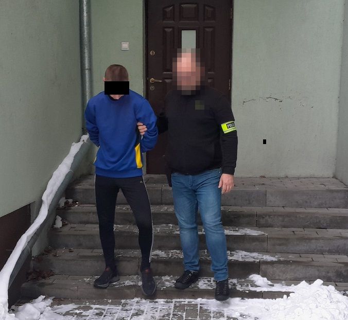 Brutalna bójka z nożem w Białej Podlaskiej - Czwórka młodych mężczyzn usłyszała zarzuty.